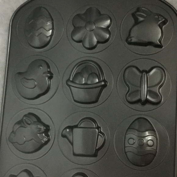 Wiltons baking mold for Easter. Baking mold, Wiltons cake pan, ladybug pan, - Picture 2 of 6